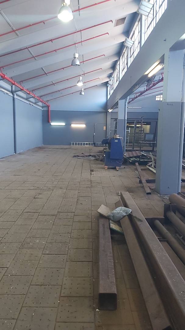 To Let Commercial Property for Rent in Holland Park Eastern Cape